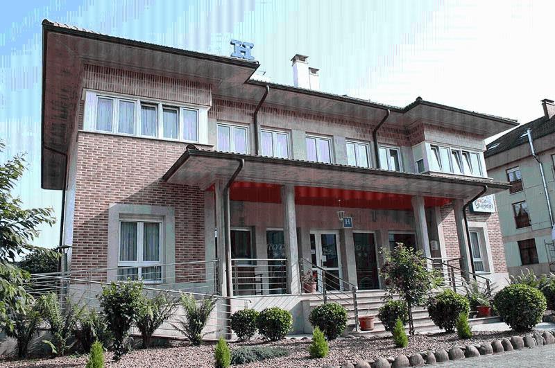 Hotel La Guindal Arriondas Eksteriør billede